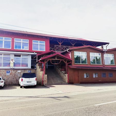 Restaurant And Pension Stenly Spissky Stvrtok Exteriör bild