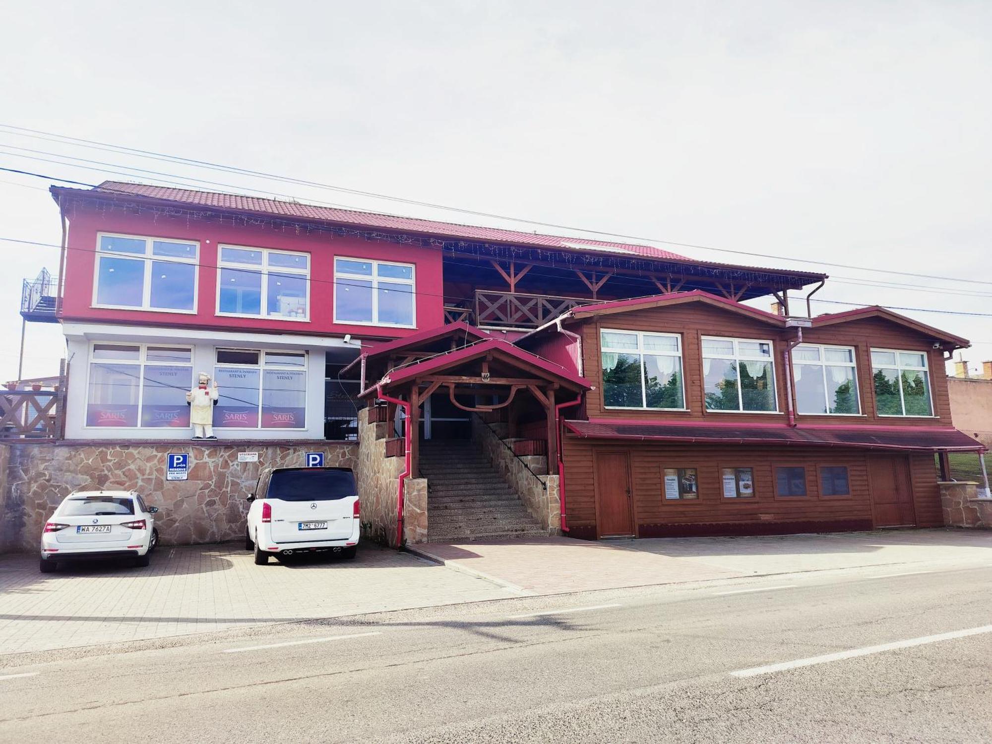 Restaurant And Pension Stenly Spissky Stvrtok Exteriör bild